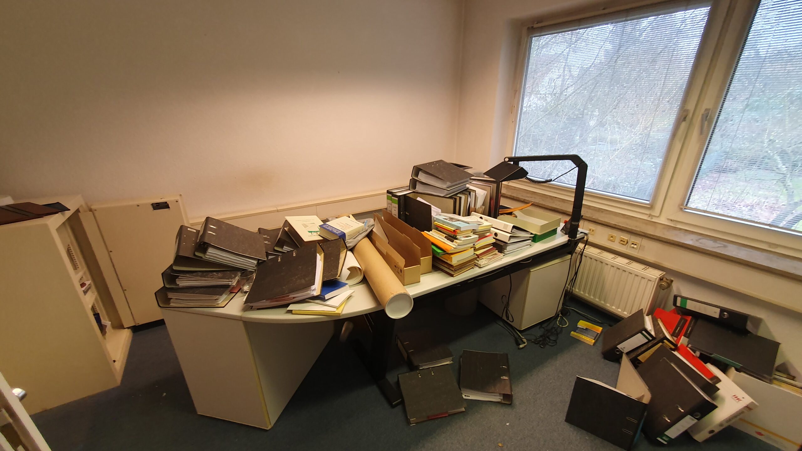 Ein Büroraum während einer Entrümpelung durch Martens Services
